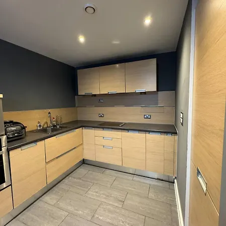 City Centre 1 Bedroom Apartment-2