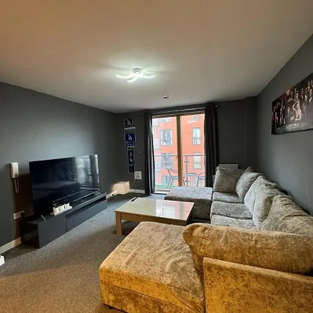 City Centre 1 Bedroom Apartment-3